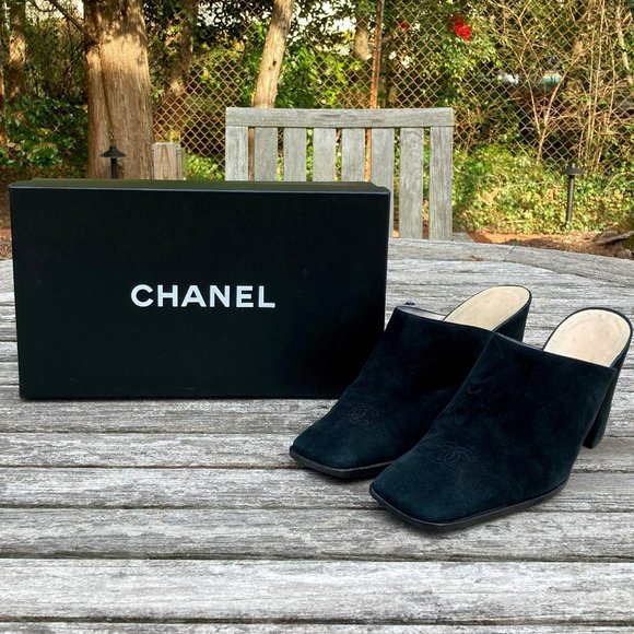 💯Authentic CHANEL Vintage Black Suede Block Heel Mules - Size 37 - Picture 1 of 13